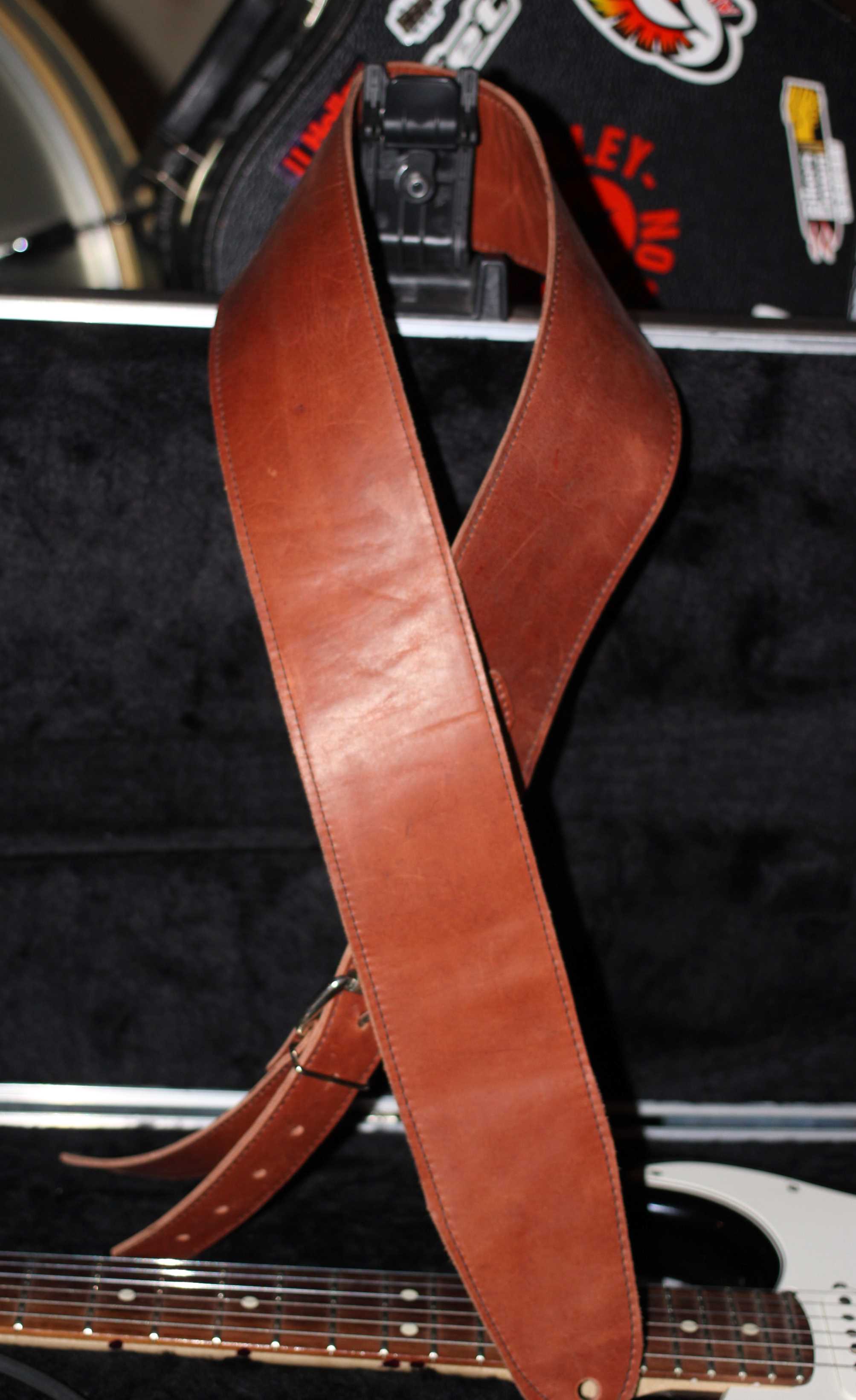 Artist GSLBR Brown Adjustable Leather Guitar Strap
